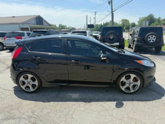 Черный Форд Фиеста, объемом двигателя 1.6 л и пробегом 71 тыс. км за 3900 $, фото 3 на Automoto.ua