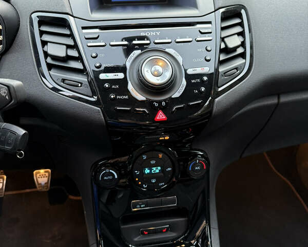 Черный Форд Фиеста, объемом двигателя 1 л и пробегом 173 тыс. км за 7600 $, фото 20 на Automoto.ua