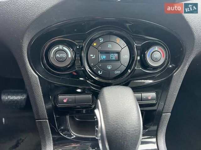 Чорний Форд Фієста, об'ємом двигуна 1.6 л та пробігом 136 тис. км за 7900 $, фото 5 на Automoto.ua