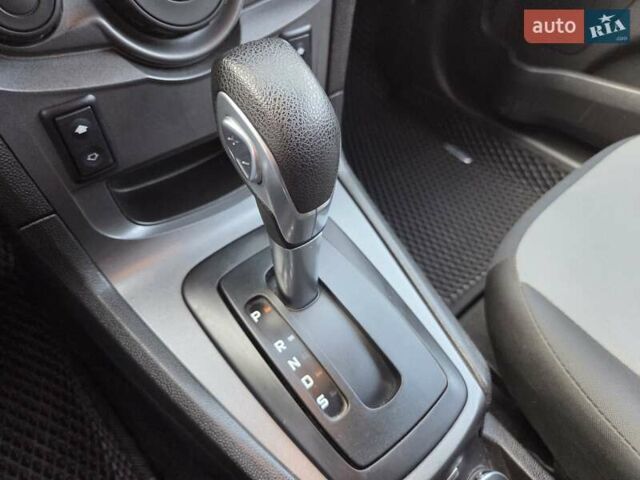 Черный Форд Фиеста, объемом двигателя 1.6 л и пробегом 71 тыс. км за 7999 $, фото 28 на Automoto.ua