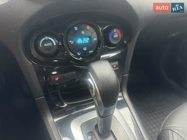 Чорний Форд Фієста, об'ємом двигуна 1.6 л та пробігом 218 тис. км за 8500 $, фото 4 на Automoto.ua