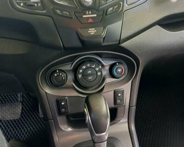Форд Фиеста 2016 в Хмельницком на Automoto.ua Черный Форд Фиеста, объемом двигателя 1.6 л и пробегом 70 тыс. км за 7150 $, фото 4 на Automoto.ua