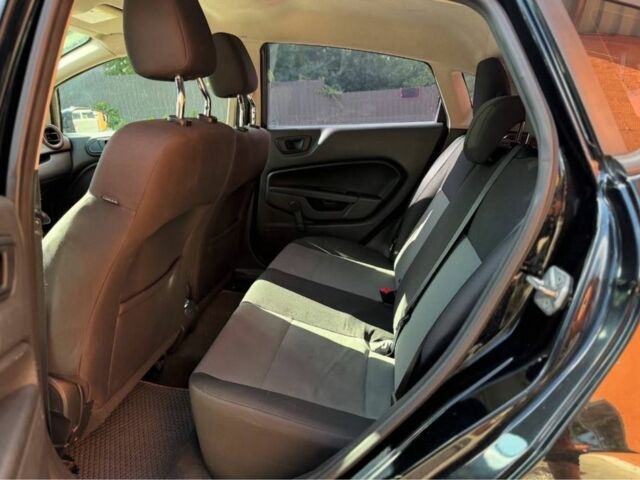 Черный Форд Фиеста, объемом двигателя 1.6 л и пробегом 174 тыс. км за 6800 $, фото 6 на Automoto.ua