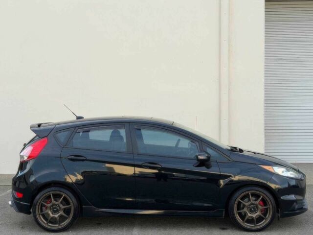 Чорний Форд Фієста, об'ємом двигуна 1.6 л та пробігом 74 тис. км за 2500 $, фото 6 на Automoto.ua