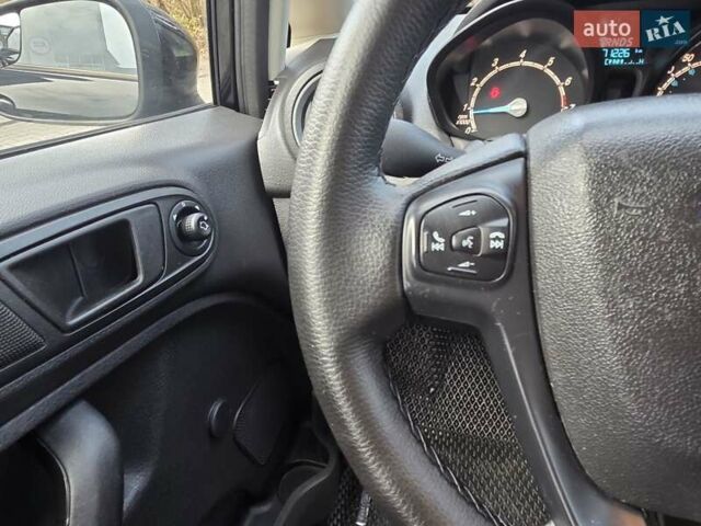 Черный Форд Фиеста, объемом двигателя 1.6 л и пробегом 71 тыс. км за 7999 $, фото 22 на Automoto.ua