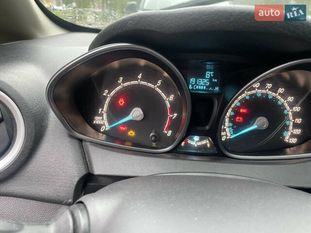Форд Фиеста 2016 в Киеве на Automoto.ua Черный Форд Фиеста, объемом двигателя 1.6 л и пробегом 191 тыс. км за 4800 $, фото 16 на Automoto.ua