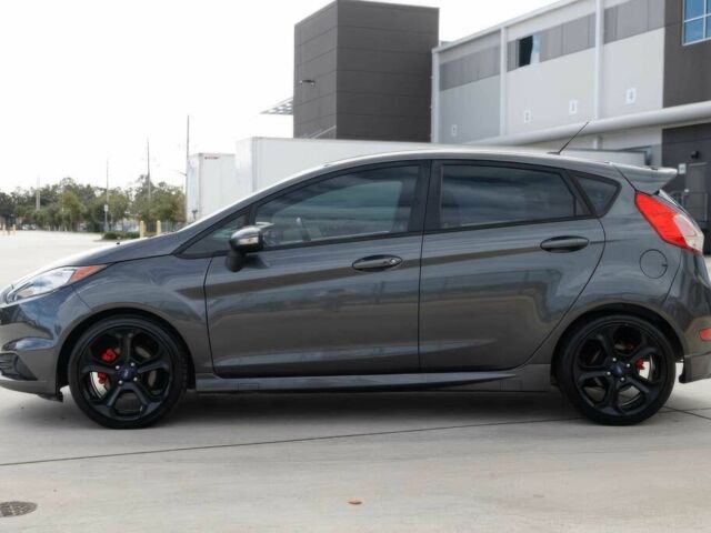 Чорний Форд Фієста, об'ємом двигуна 1.6 л та пробігом 66 тис. км за 4150 $, фото 4 на Automoto.ua