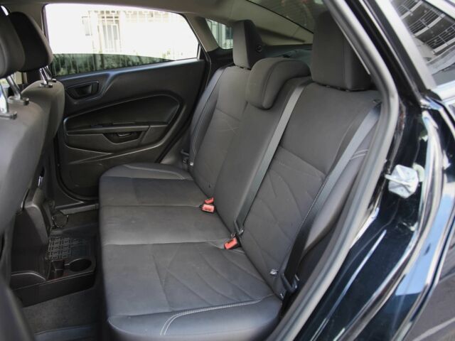 Черный Форд Фиеста, объемом двигателя 1.6 л и пробегом 121 тыс. км за 8200 $, фото 7 на Automoto.ua