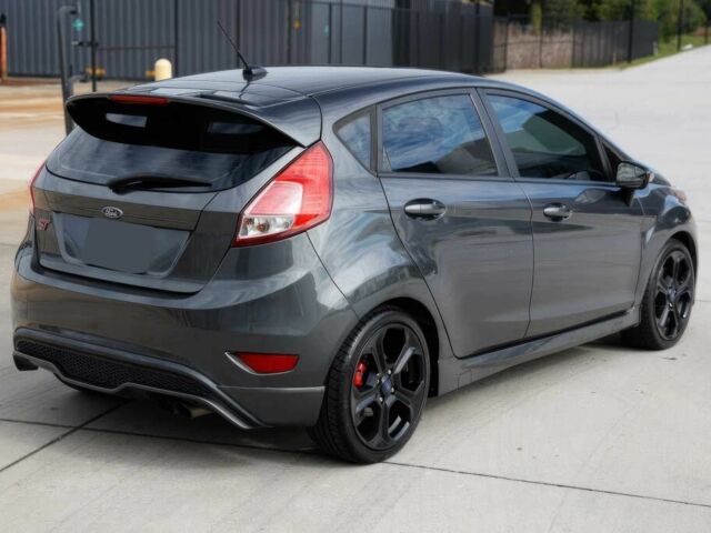 Чорний Форд Фієста, об'ємом двигуна 1.6 л та пробігом 66 тис. км за 4150 $, фото 5 на Automoto.ua