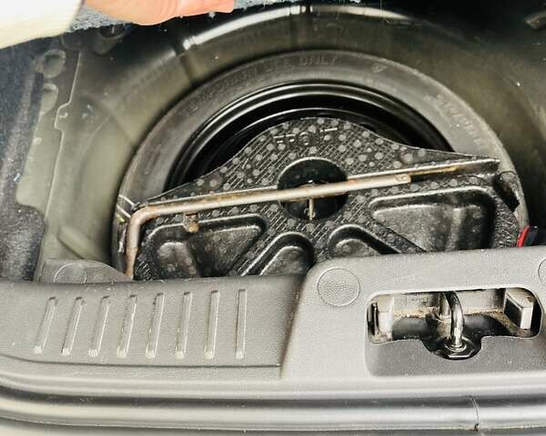 Черный Форд Фиеста, объемом двигателя 1.6 л и пробегом 122 тыс. км за 9500 $, фото 20 на Automoto.ua