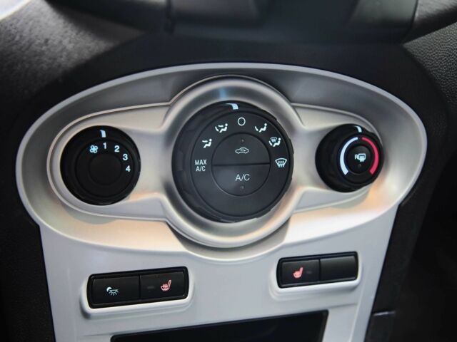 Черный Форд Фиеста, объемом двигателя 1.6 л и пробегом 121 тыс. км за 8200 $, фото 18 на Automoto.ua