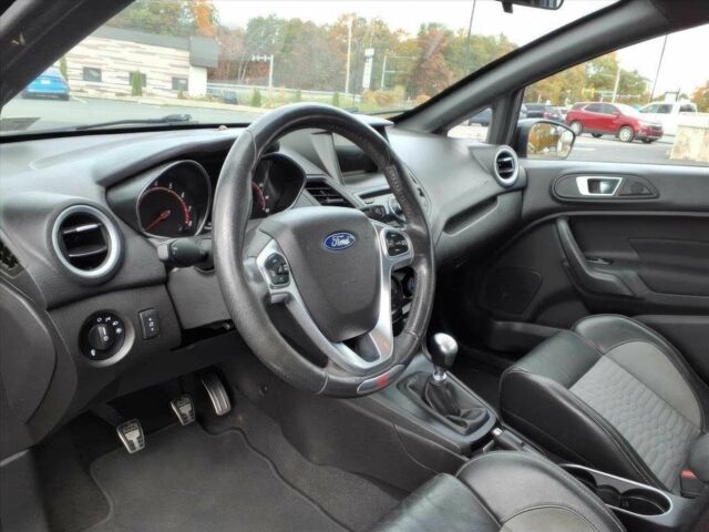 Черный Форд Фиеста, объемом двигателя 1.6 л и пробегом 60 тыс. км за 8600 $, фото 8 на Automoto.ua