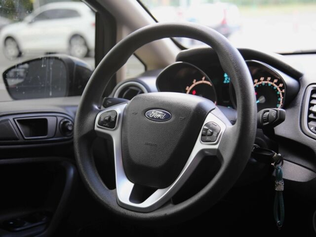 Черный Форд Фиеста, объемом двигателя 1.6 л и пробегом 121 тыс. км за 8200 $, фото 20 на Automoto.ua