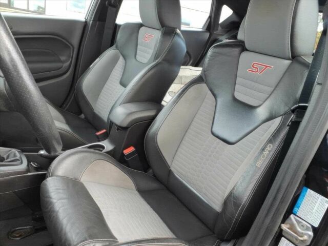 Черный Форд Фиеста, объемом двигателя 1.6 л и пробегом 64 тыс. км за 4600 $, фото 12 на Automoto.ua