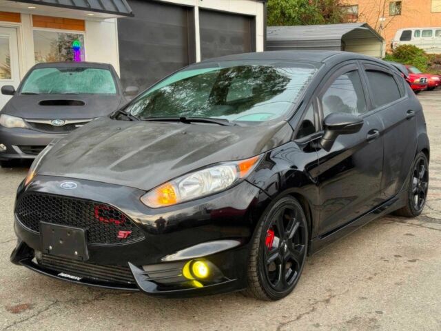 Черный Форд Фиеста, объемом двигателя 1.6 л и пробегом 58 тыс. км за 5450 $, фото 2 на Automoto.ua