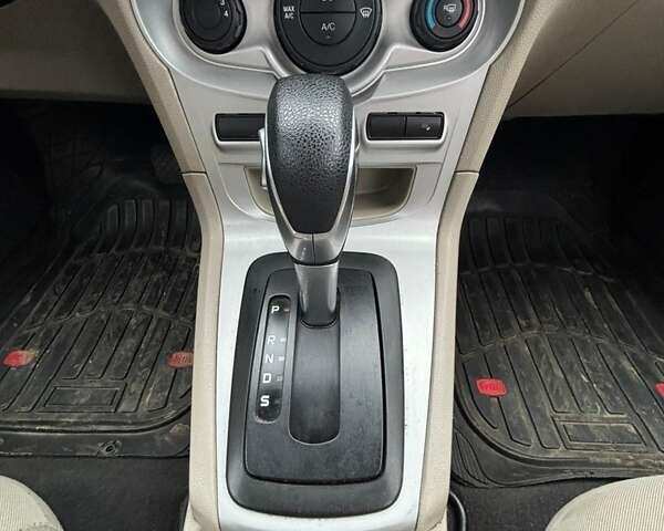 Черный Форд Фиеста, объемом двигателя 1.6 л и пробегом 117 тыс. км за 6800 $, фото 5 на Automoto.ua