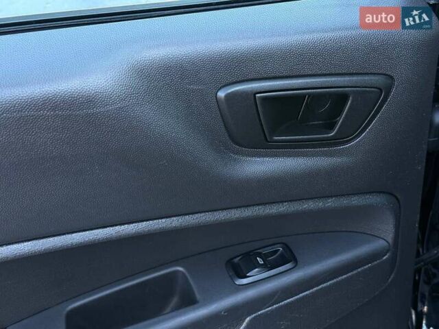 Чорний Форд Фієста, об'ємом двигуна 1.6 л та пробігом 150 тис. км за 8900 $, фото 25 на Automoto.ua