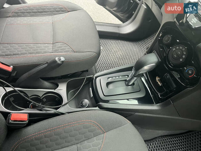 Черный Форд Фиеста, объемом двигателя 1.6 л и пробегом 95 тыс. км за 9600 $, фото 17 на Automoto.ua