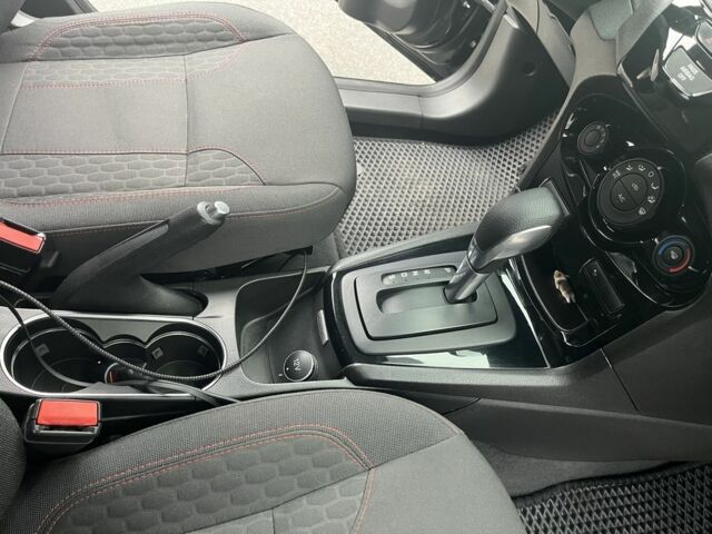 Черный Форд Фиеста, объемом двигателя 1.6 л и пробегом 97 тыс. км за 8499 $, фото 16 на Automoto.ua