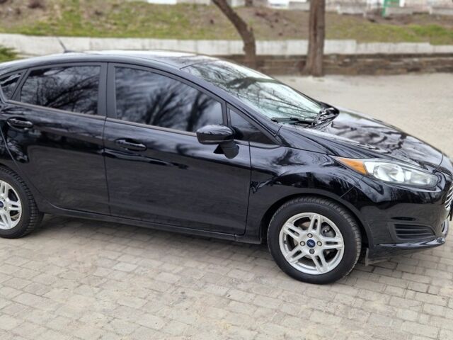 Чорний Форд Фієста, об'ємом двигуна 1.6 л та пробігом 146 тис. км за 8350 $, фото 2 на Automoto.ua