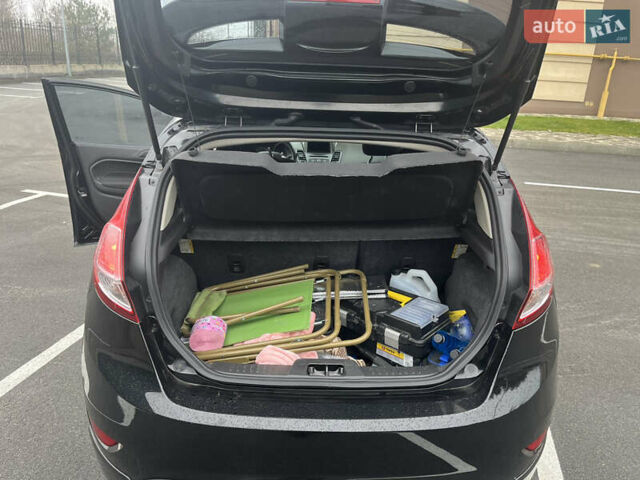 Черный Форд Фиеста, объемом двигателя 1.6 л и пробегом 95 тыс. км за 9600 $, фото 18 на Automoto.ua