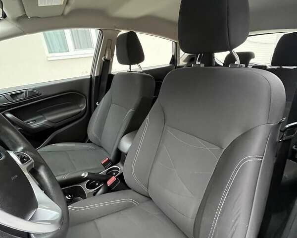 Чорний Форд Фієста, об'ємом двигуна 1.6 л та пробігом 44 тис. км за 8800 $, фото 6 на Automoto.ua