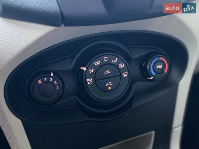 Черный Форд Фиеста, объемом двигателя 1.6 л и пробегом 200 тыс. км за 6950 $, фото 18 на Automoto.ua