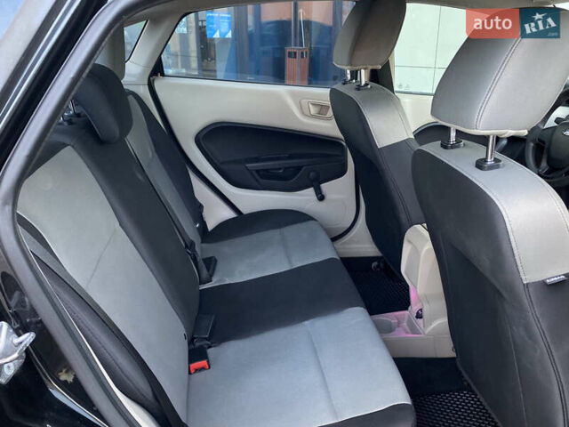 Чорний Форд Фієста, об'ємом двигуна 1.6 л та пробігом 200 тис. км за 6950 $, фото 29 на Automoto.ua