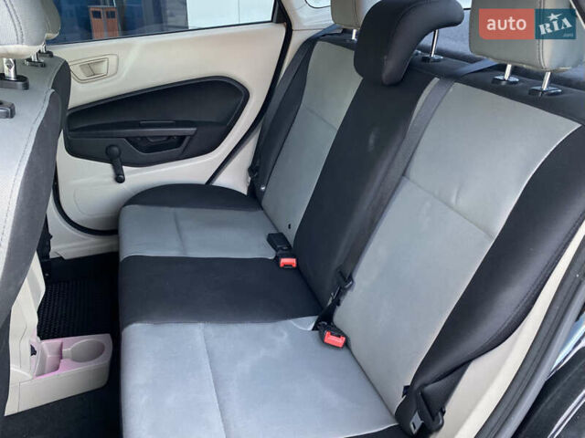 Черный Форд Фиеста, объемом двигателя 1.6 л и пробегом 200 тыс. км за 6900 $, фото 23 на Automoto.ua