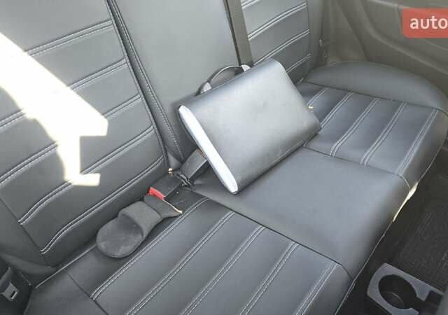 Чорний Форд Фієста, об'ємом двигуна 1.6 л та пробігом 190 тис. км за 8300 $, фото 4 на Automoto.ua