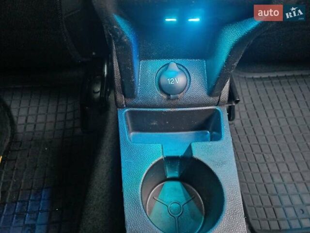 Черный Форд Фиеста, объемом двигателя 1.6 л и пробегом 217 тыс. км за 7700 $, фото 20 на Automoto.ua