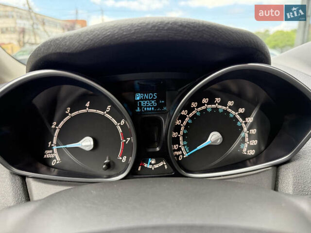 Черный Форд Фиеста, объемом двигателя 1.6 л и пробегом 180 тыс. км за 8300 $, фото 6 на Automoto.ua