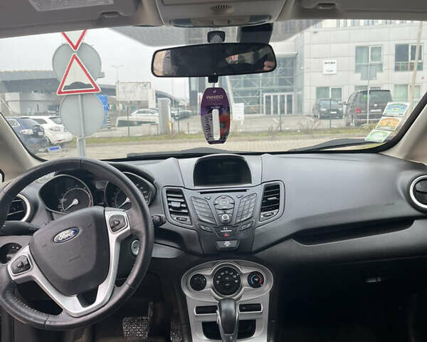 Черный Форд Фиеста, объемом двигателя 1.6 л и пробегом 121 тыс. км за 8000 $, фото 7 на Automoto.ua