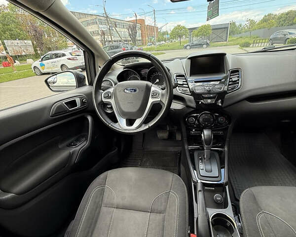 Черный Форд Фиеста, объемом двигателя 1.6 л и пробегом 180 тыс. км за 8300 $, фото 16 на Automoto.ua