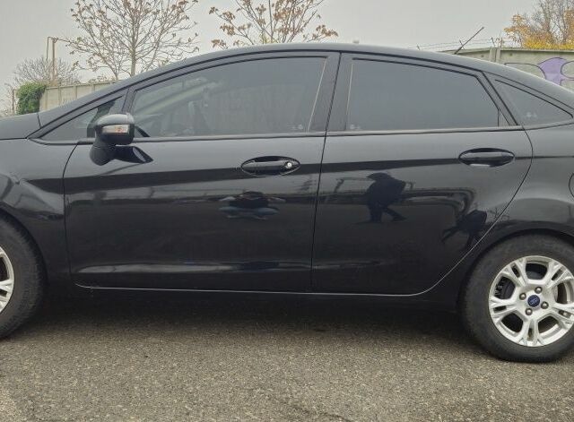 Черный Форд Фиеста, объемом двигателя 1.6 л и пробегом 168 тыс. км за 5900 $, фото 2 на Automoto.ua