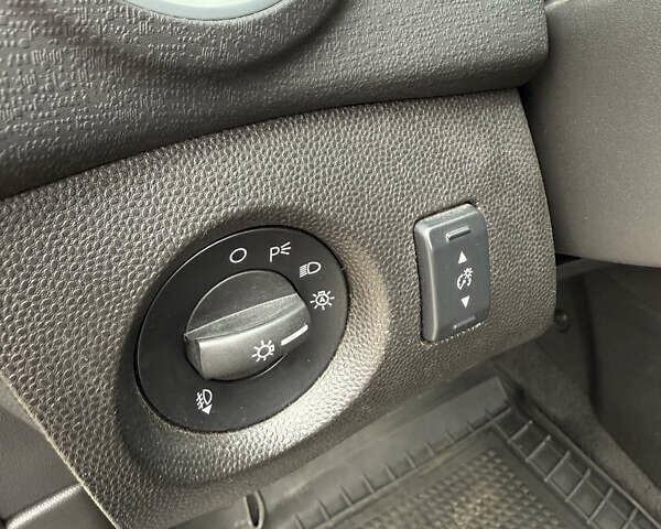 Черный Форд Фиеста, объемом двигателя 1.6 л и пробегом 180 тыс. км за 8300 $, фото 12 на Automoto.ua