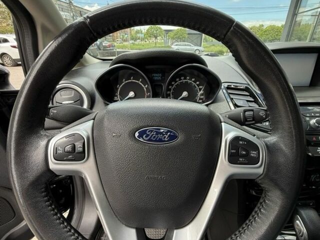 Черный Форд Фиеста, объемом двигателя 1.6 л и пробегом 180 тыс. км за 7999 $, фото 7 на Automoto.ua