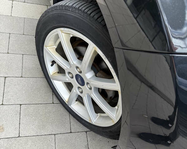 Черный Форд Фиеста, объемом двигателя 1.6 л и пробегом 180 тыс. км за 8300 $, фото 2 на Automoto.ua