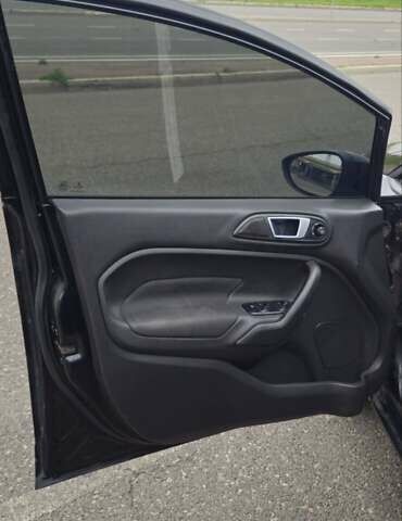 Черный Форд Фиеста, объемом двигателя 1.6 л и пробегом 168 тыс. км за 5900 $, фото 17 на Automoto.ua