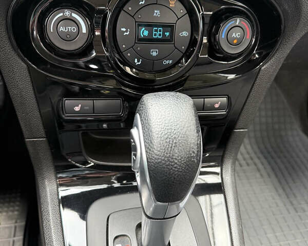 Черный Форд Фиеста, объемом двигателя 1.6 л и пробегом 180 тыс. км за 8300 $, фото 1 на Automoto.ua