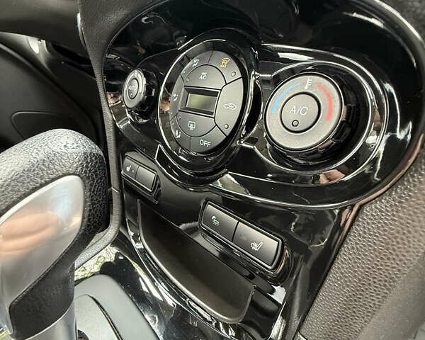 Черный Форд Фиеста, объемом двигателя 1.6 л и пробегом 180 тыс. км за 8300 $, фото 18 на Automoto.ua