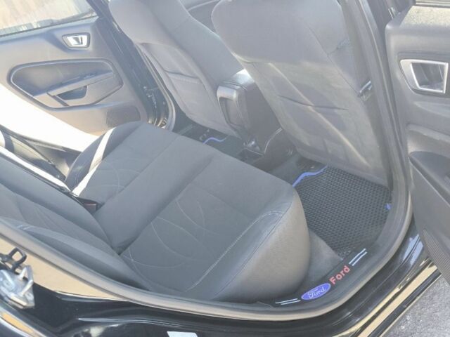 Черный Форд Фиеста, объемом двигателя 1.6 л и пробегом 150 тыс. км за 7000 $, фото 6 на Automoto.ua