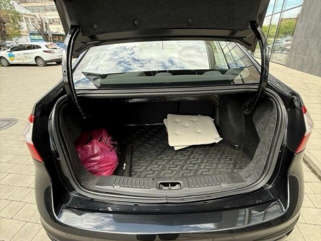 Черный Форд Фиеста, объемом двигателя 1.6 л и пробегом 180 тыс. км за 7999 $, фото 2 на Automoto.ua