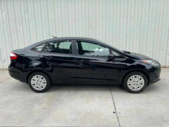 Черный Форд Фиеста, объемом двигателя 1.6 л и пробегом 75 тыс. км за 5100 $, фото 4 на Automoto.ua