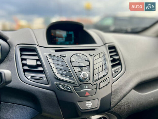 Форд Фиеста 2016 в Киеве на Automoto.ua Черный Форд Фиеста, объемом двигателя 1.6 л и пробегом 117 тыс. км за 8300 $, фото 20 на Automoto.ua