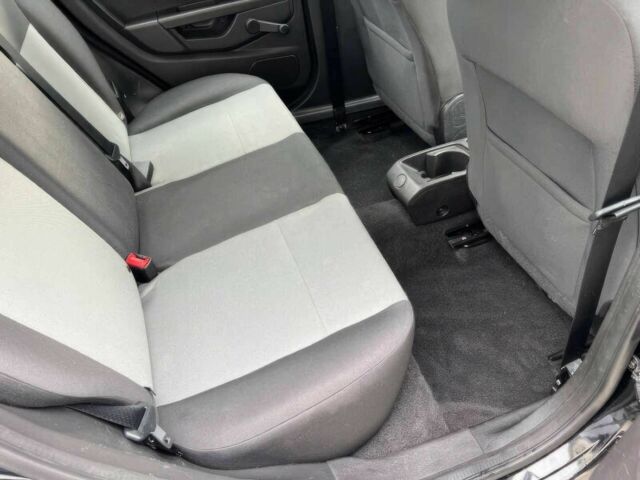 Черный Форд Фиеста, объемом двигателя 1.6 л и пробегом 75 тыс. км за 5100 $, фото 12 на Automoto.ua