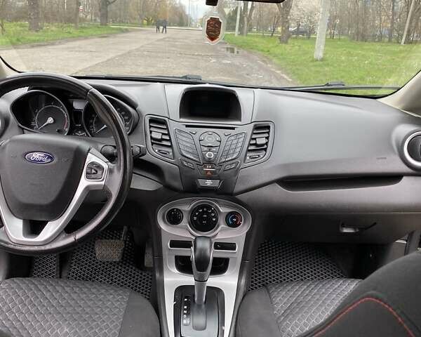 Чорний Форд Фієста, об'ємом двигуна 1.6 л та пробігом 230 тис. км за 7800 $, фото 3 на Automoto.ua