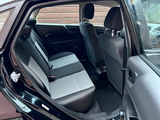 Черный Форд Фиеста, объемом двигателя 1.6 л и пробегом 123 тыс. км за 6300 $, фото 4 на Automoto.ua