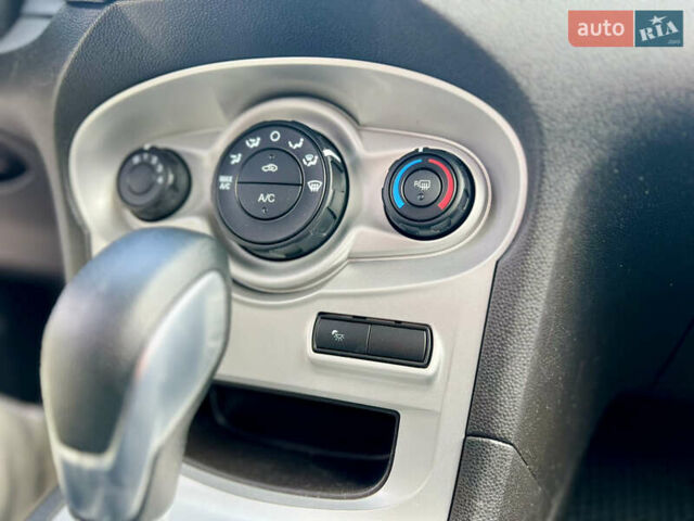 Форд Фиеста 2016 в Киеве на Automoto.ua Черный Форд Фиеста, объемом двигателя 1.6 л и пробегом 117 тыс. км за 8300 $, фото 26 на Automoto.ua