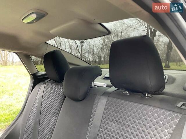 Чорний Форд Фієста, об'ємом двигуна 1.6 л та пробігом 230 тис. км за 7800 $, фото 4 на Automoto.ua